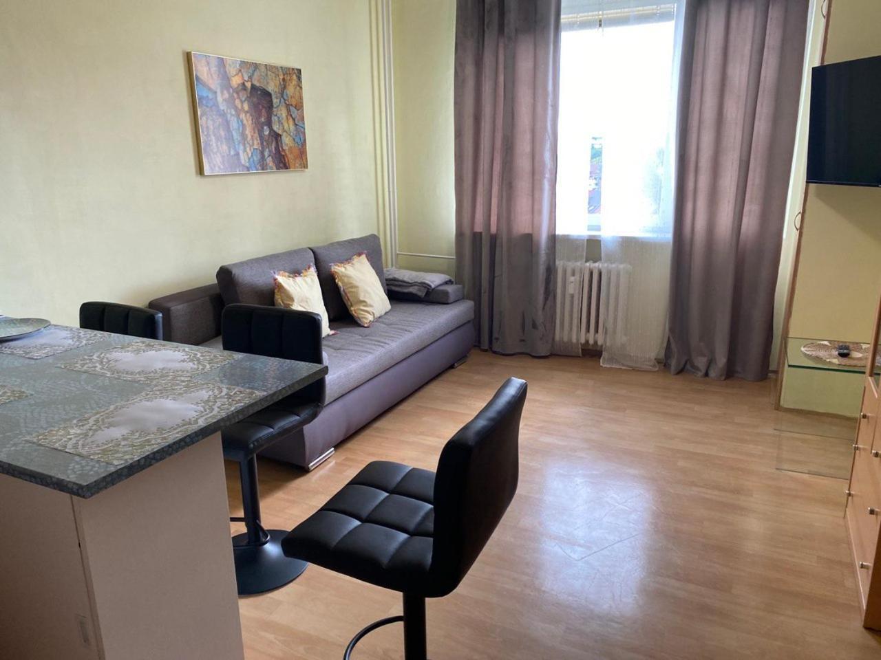 Apartmany 2Kk U Fakultni Nemocnice Volne Parkovani Hradec Králové Exterior foto